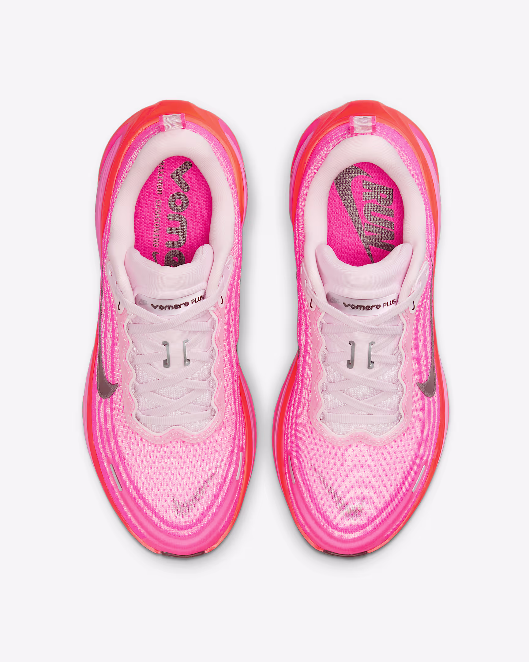 W+NIKE+VOMERO+PLUS (3).avif