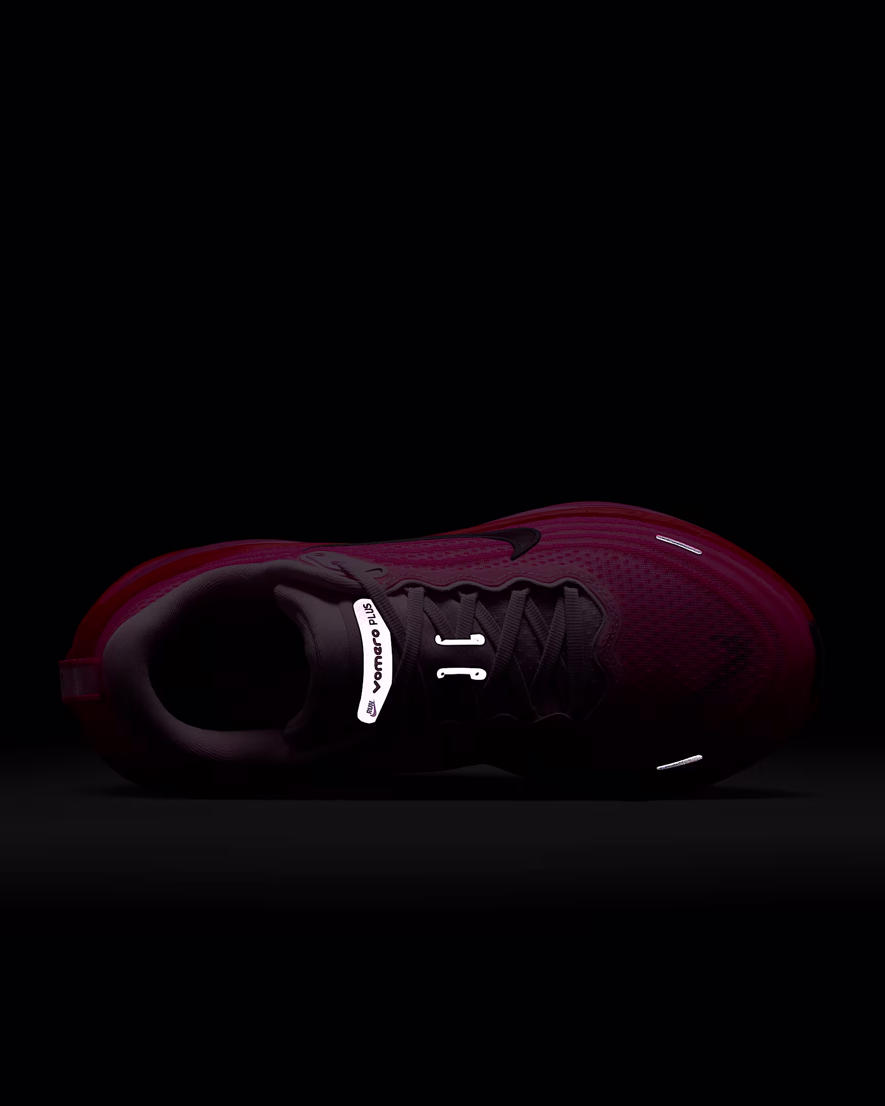 W+NIKE+VOMERO+PLUS (8).avif